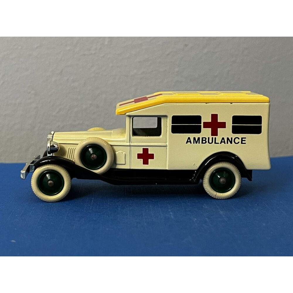 Vintage Lledo Days Gone 1936 Packard Ambulance diecast toy